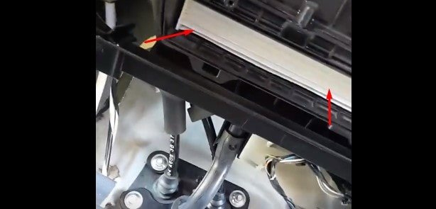 извлекаем старый фильтр салона на пежо боксер